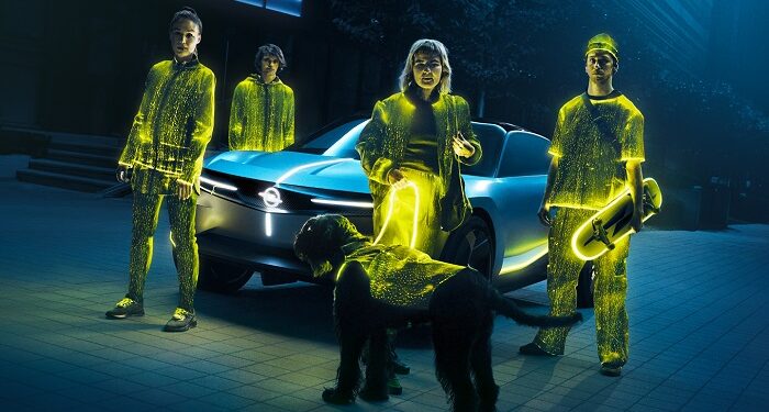 Opel Experimental “Işıkla Boyama” ile Geleceği Aydınlatıyor!