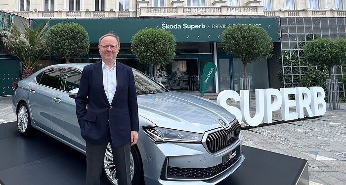 Skoda yeni nesil Superb’yi satışa sundu