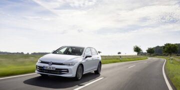 Volkswagen’in en çok satan modeli Golf, 50. yılında yenilendi
