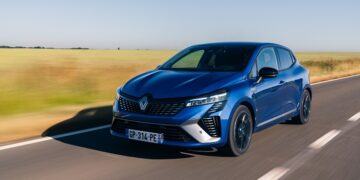 RENAULT, ZİRVENİN TEK SAHİBİ OLMAYA DEVAM EDİYOR