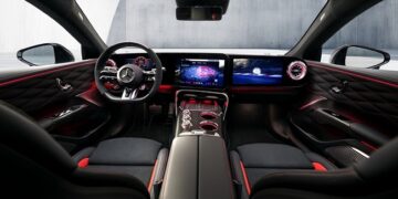 Yeni Mercedes-AMG GT 4 Kapı Coupe’nin Kokpit Tasarımı