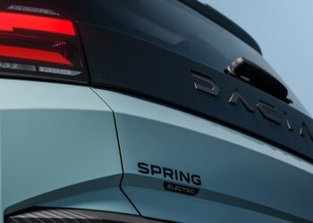 İkinci Nesil Dacia Spring Sahneye Çıktı!