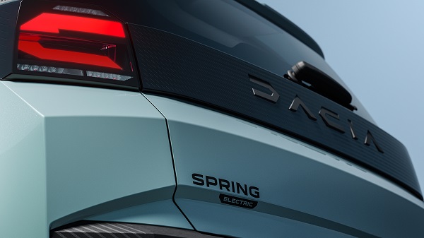 İkinci Nesil Dacia Spring Sahneye Çıktı!