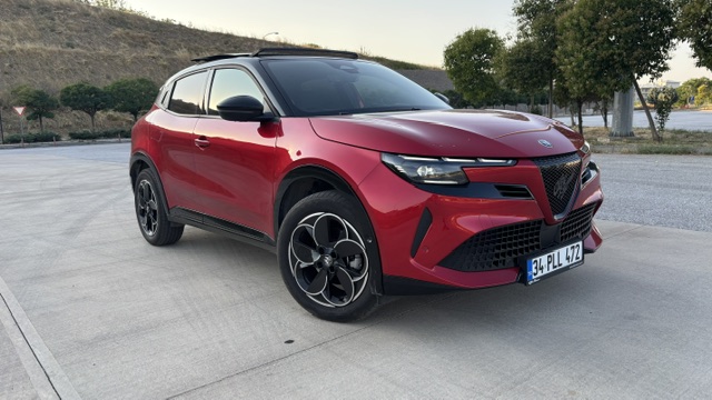 Alfa Romeo Junior Ibrida Test Sürüşü
