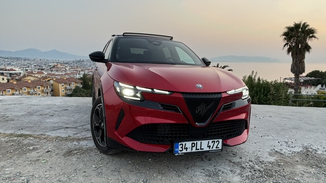 Alfa Romeo Junior Ibrida Test Sürüşü