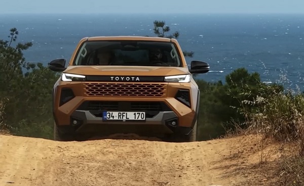 Yeni-Hilux-4X4-Toyota
