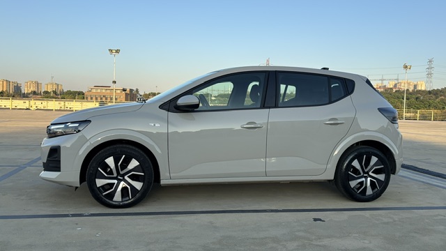 Dacia Sandero Expression TCe 100 Testi