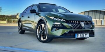 Peugeot 408 Hybrid 2026