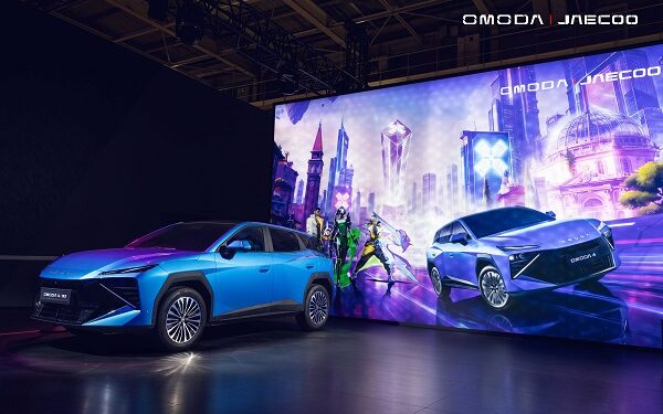 OMODA 4 Paris’te Geleceğin Otomobil Deneyimini Sahneye Taşıdı!